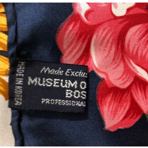 Museum of Fine Arts Boston 100%Pure Silk Scarf Floral 34” x 34” Lily Hortencia - Picture 13 of 14